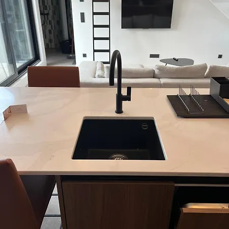 Business 'loft' Intimate *